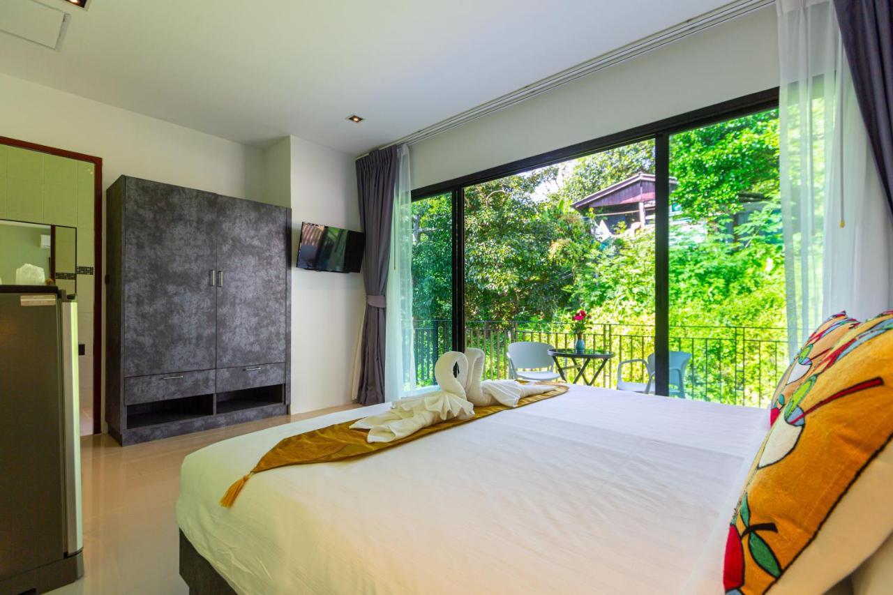 Готель Rossarin Sea View Patong Екстер'єр фото