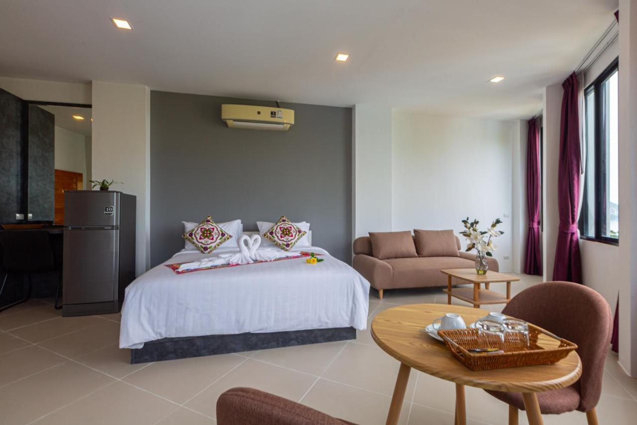 Готель Rossarin Sea View Patong Екстер'єр фото