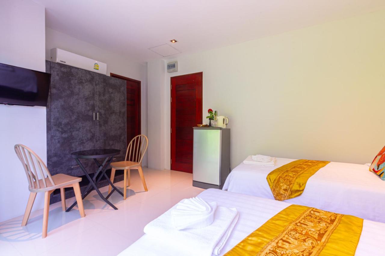 Готель Rossarin Sea View Patong Екстер'єр фото