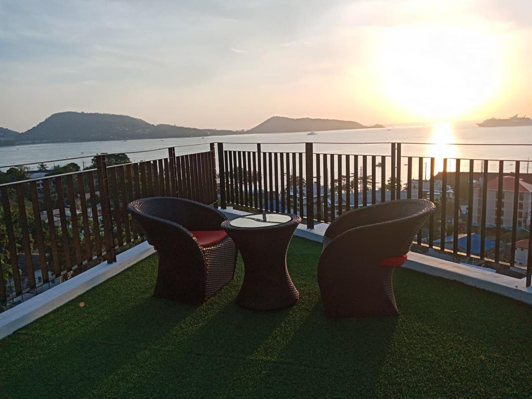 Готель Rossarin Sea View Patong Екстер'єр фото